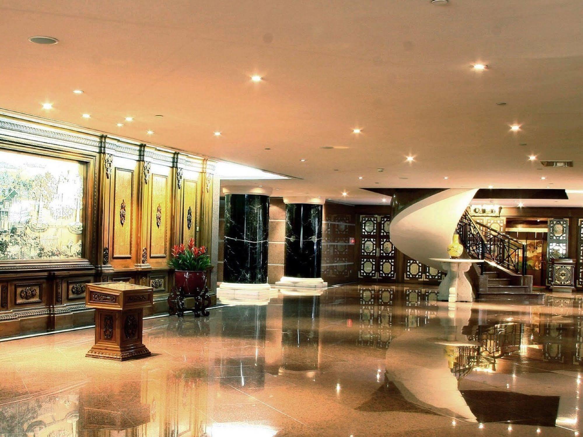Grand Hotel Beijing Forbidden City Екстериор снимка